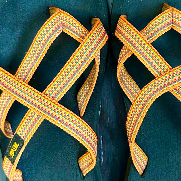 Women’s Teva Flip Flops Size 5 Orange Multicolor/Black PreOwned Good Condition - Picture 2 of 5